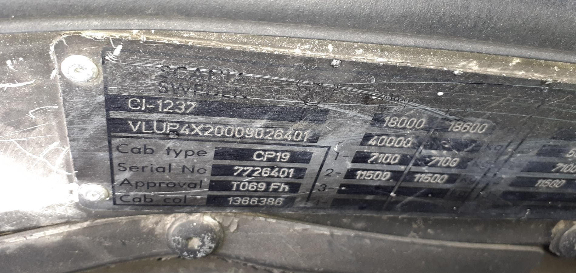 Scania 124L 400 — imagem 18