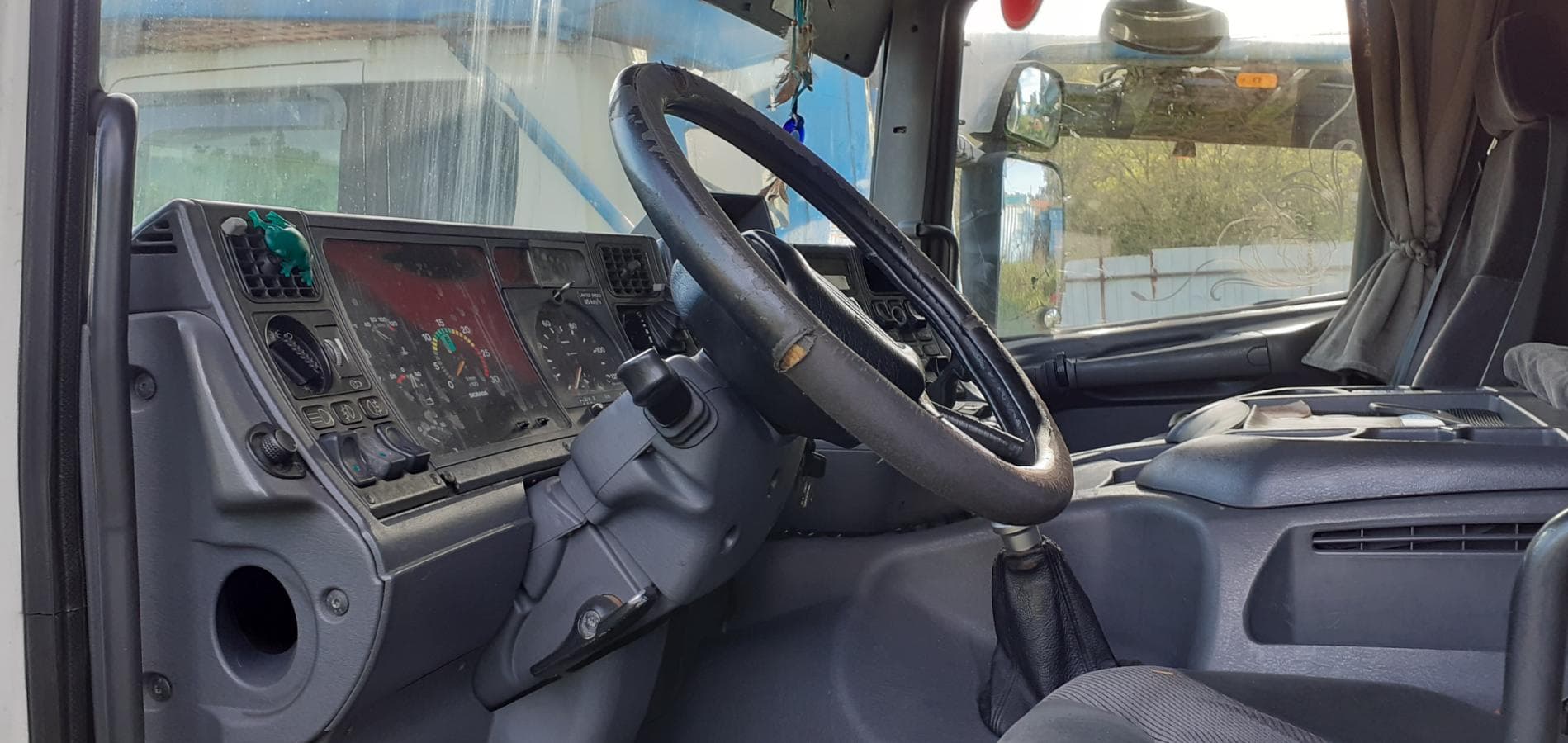 Scania 124L 360 — imagen 4