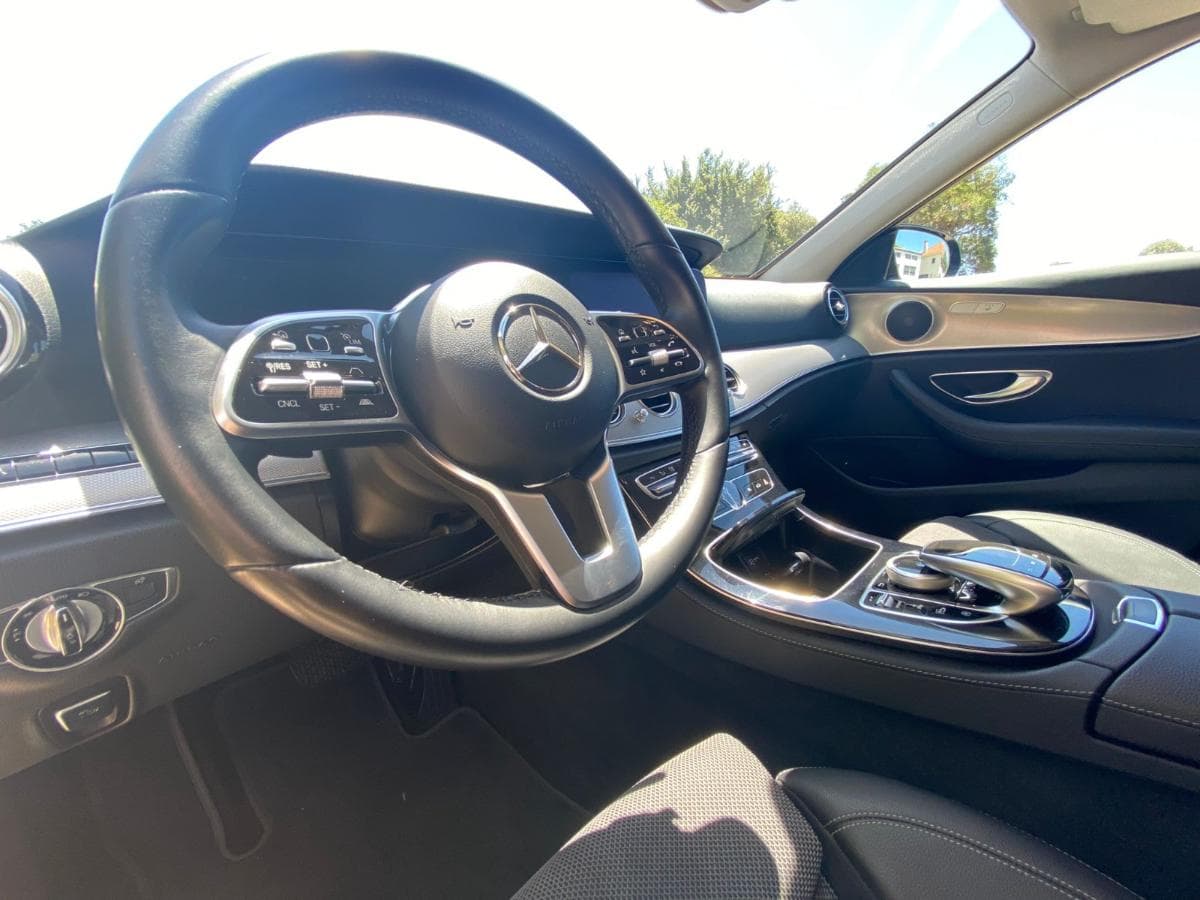 Mercedes-Benz E400 D4Matic · Ano 2018 — imagem 15