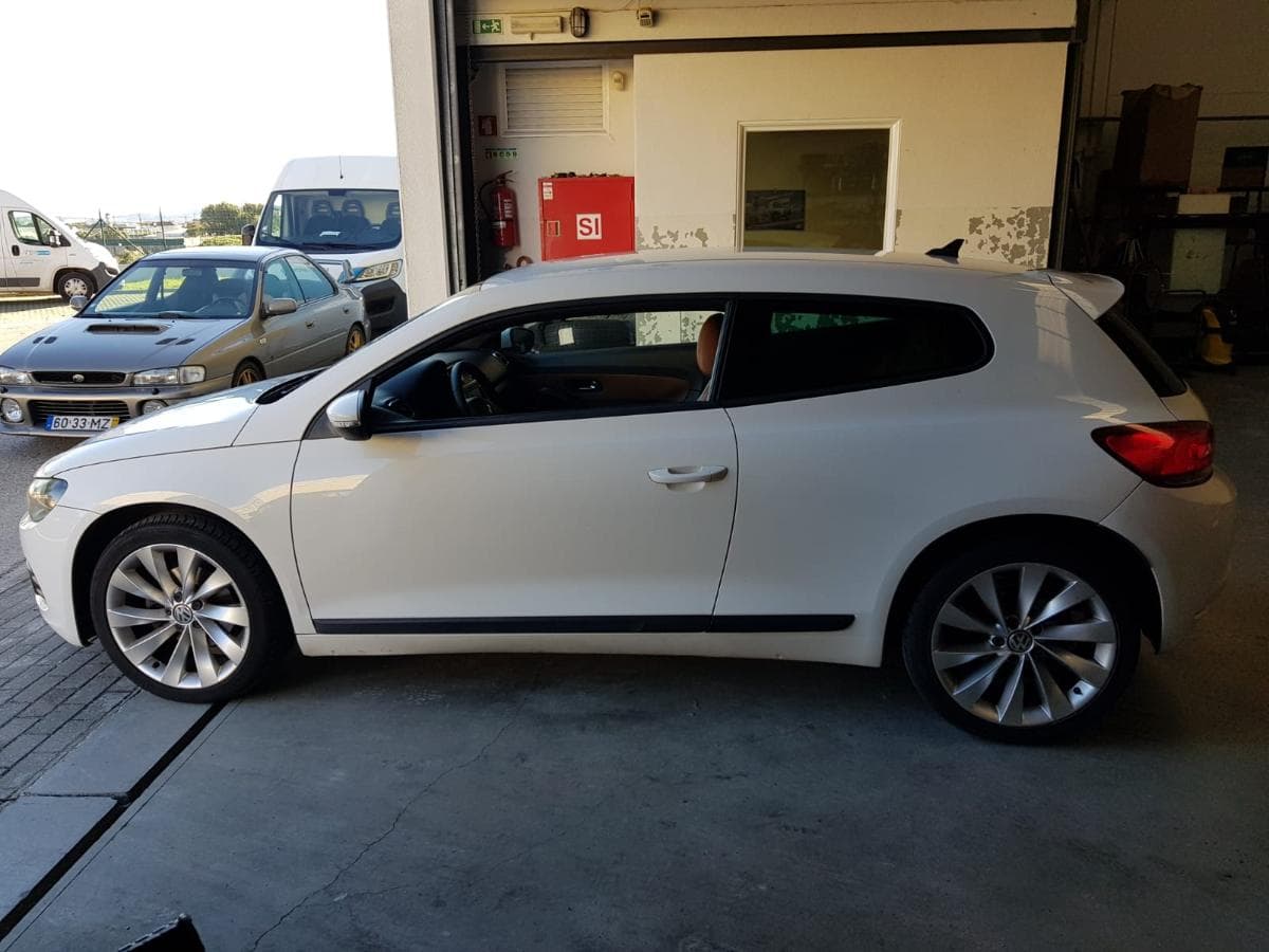 Volkswagen Scirocco 2.0 TDI · Ano 2011 — imagen 9