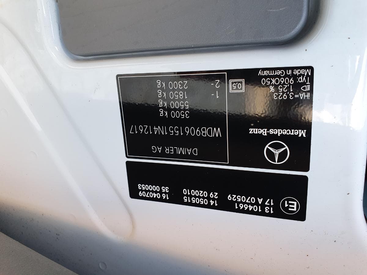 Mercedes-Benz 518 CDI · Ano 2009 — imagem 4
