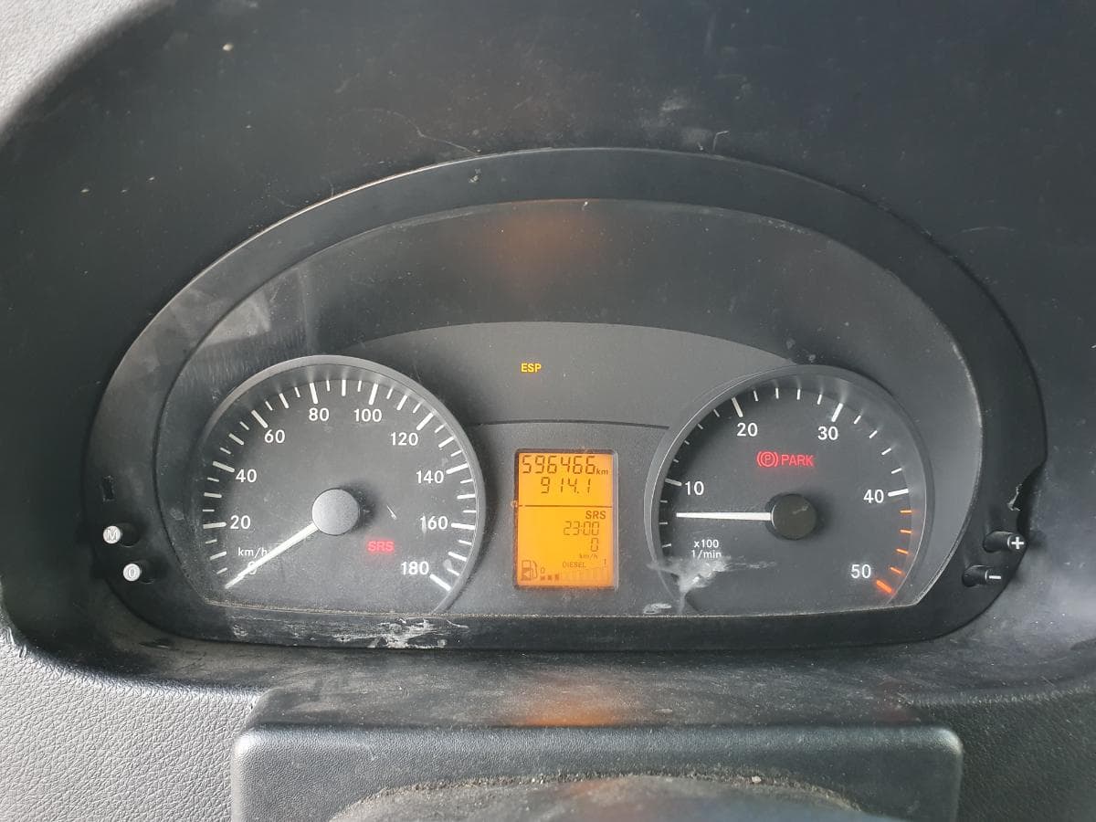 Mercedes-Benz 518 CDI · Ano 2009 — imagem 29