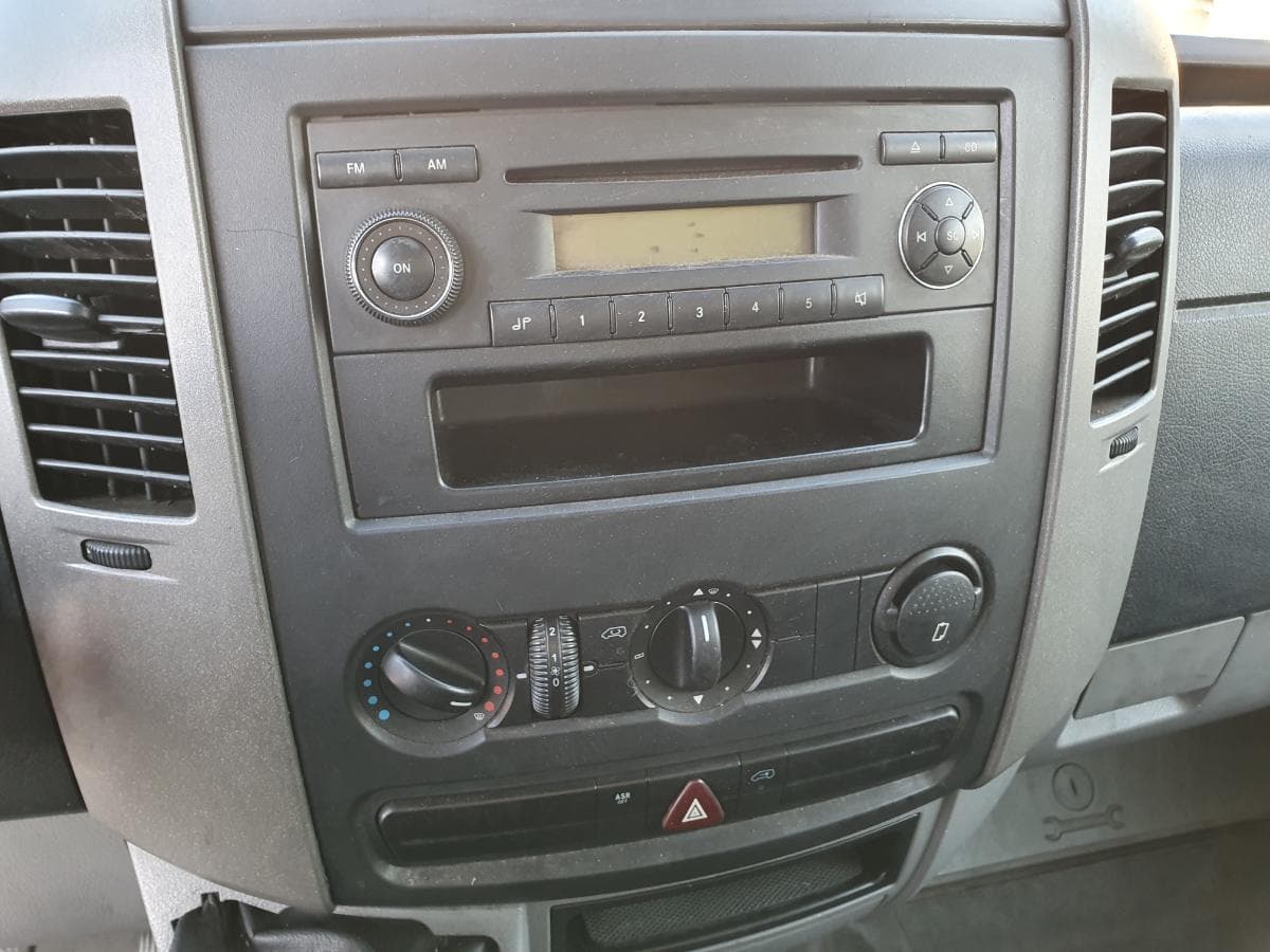 Mercedes-Benz 518 CDI · Ano 2009 — imagem 31