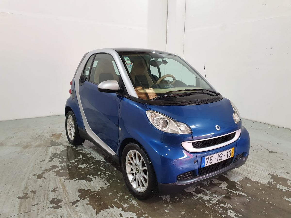 Smart Fortwo Coupé 0.8 CDI · Ano 2010 — imagem 1