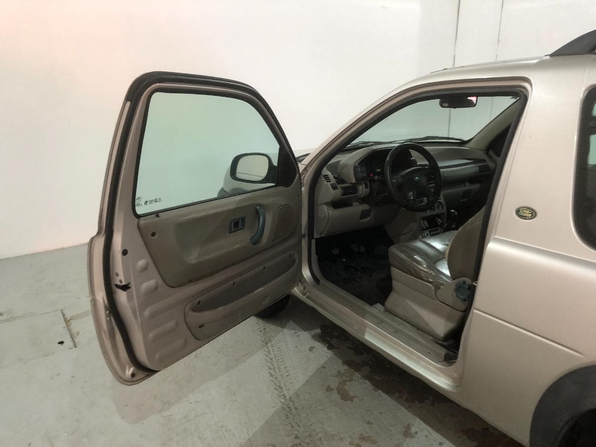 Land Rover Freelander SUV Cabrio 2.0 · Ano 2000 — image 22