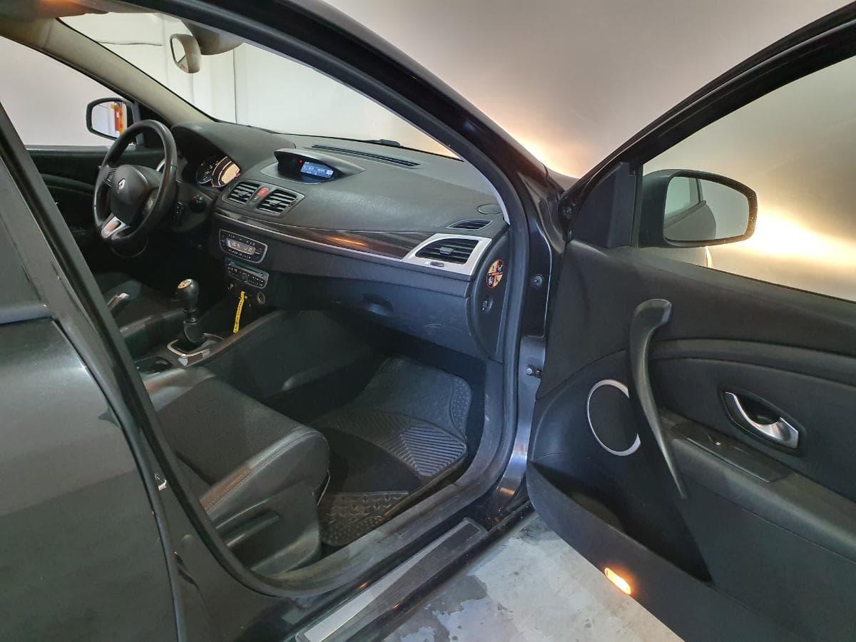 Renault Mégane 1.5DCI · Ano 2010 — imagen 30
