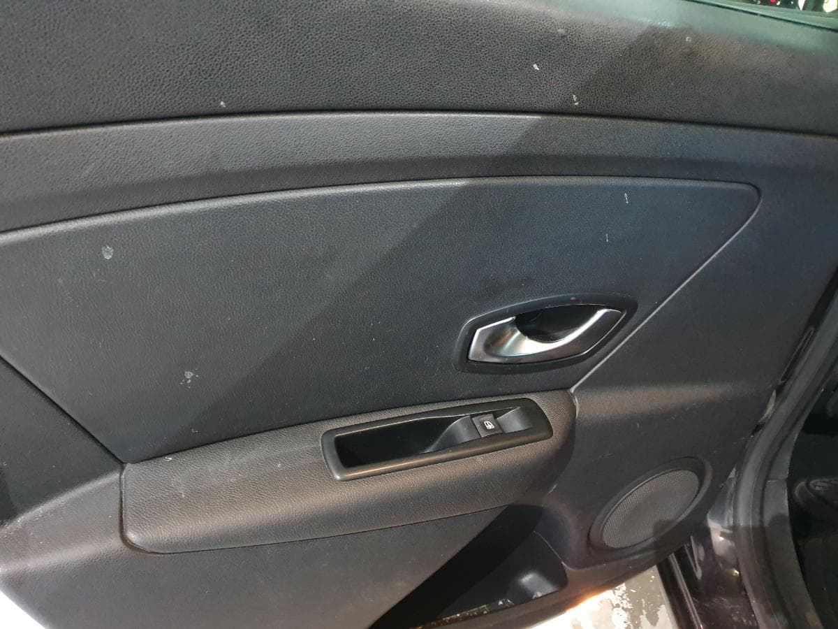 Renault Mégane 1.5DCI · Ano 2010 — imagen 34