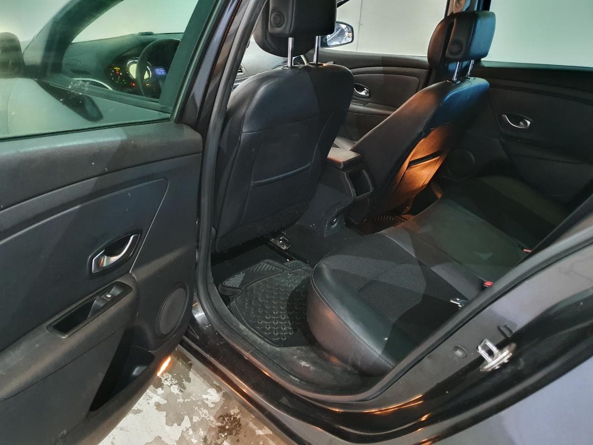 Renault Mégane 1.5DCI · Ano 2010 — imagen 33