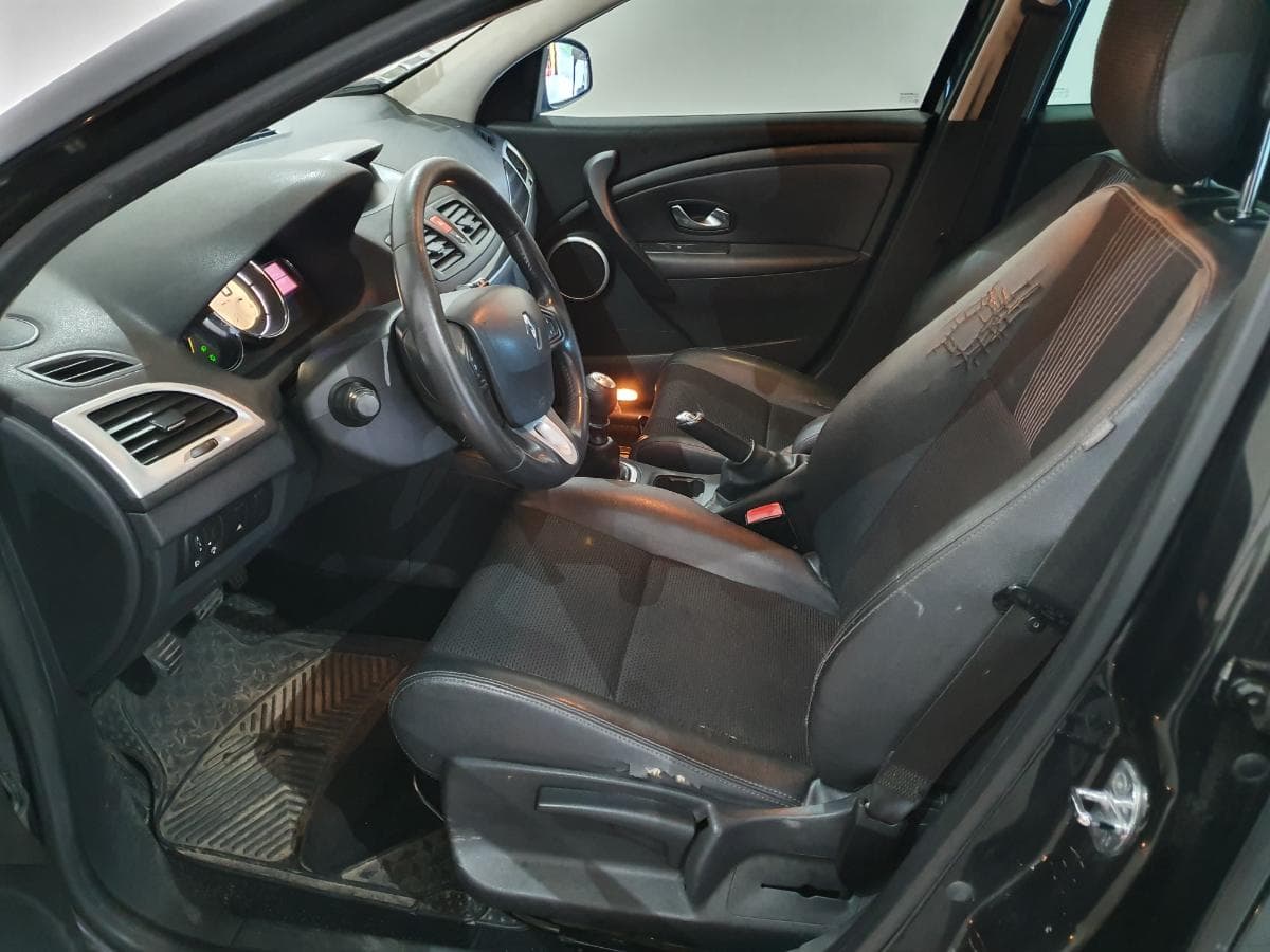 Renault Mégane 1.5DCI · Ano 2010 — imagen 36