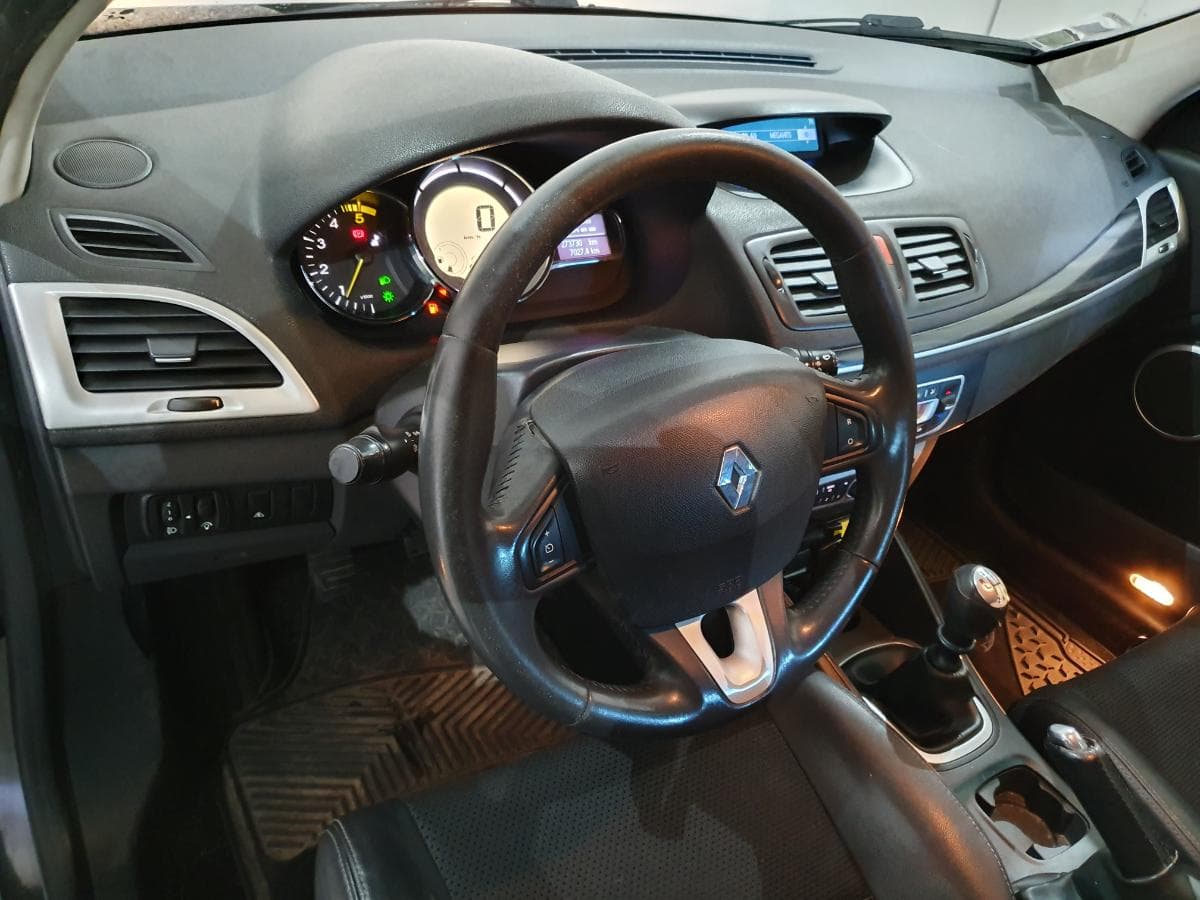 Renault Mégane 1.5DCI · Ano 2010 — imagen 41