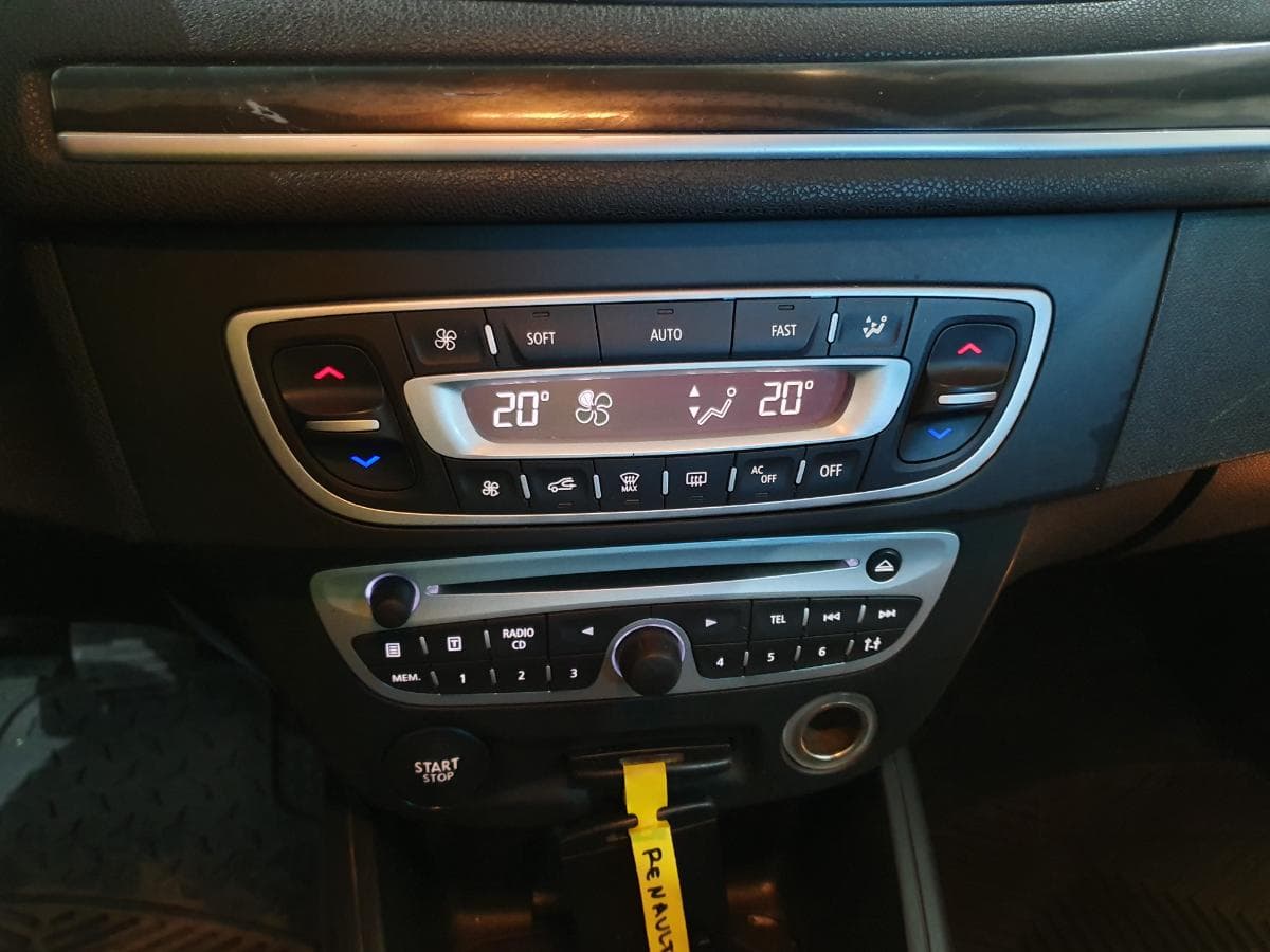 Renault Mégane 1.5DCI · Ano 2010 — imagen 43