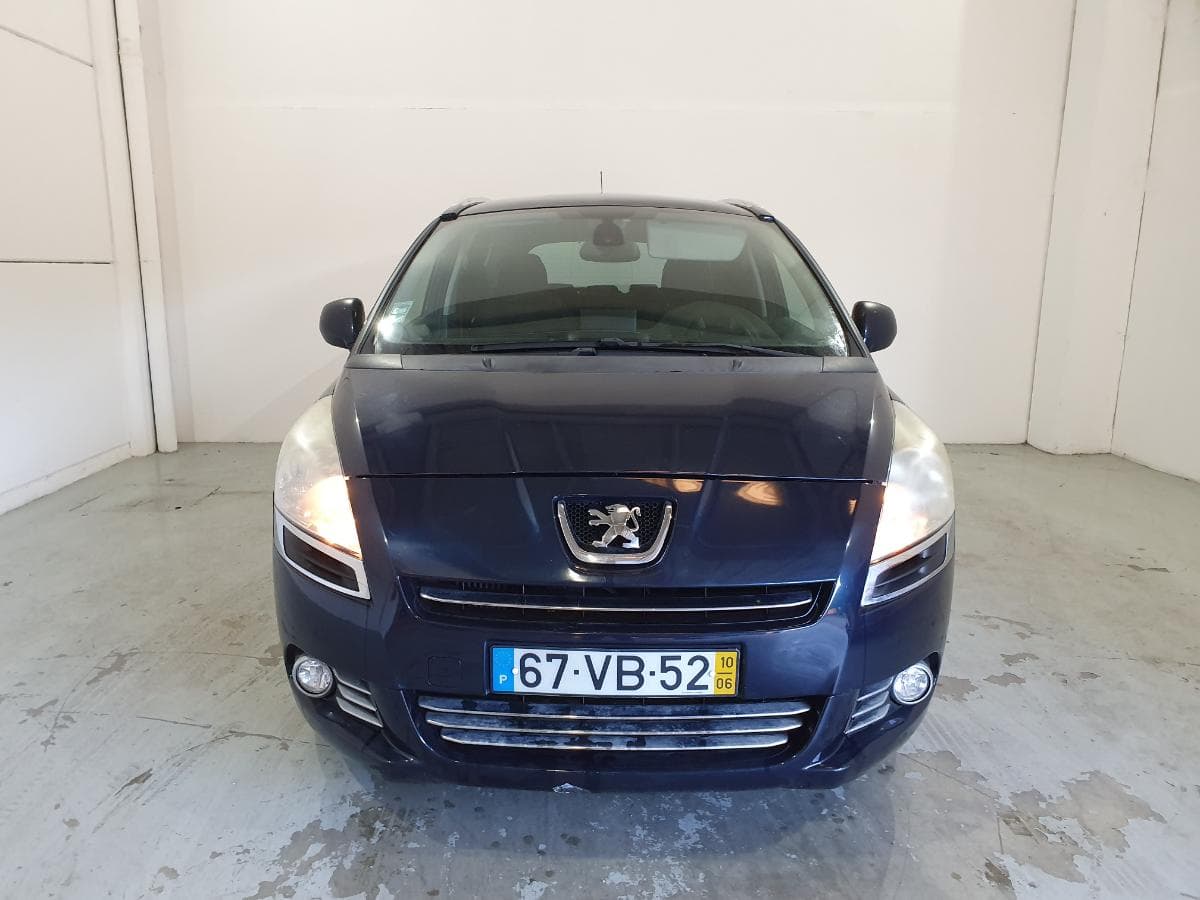 Peugeot 5008 1.6HDI · Ano 2010 — imagen 2
