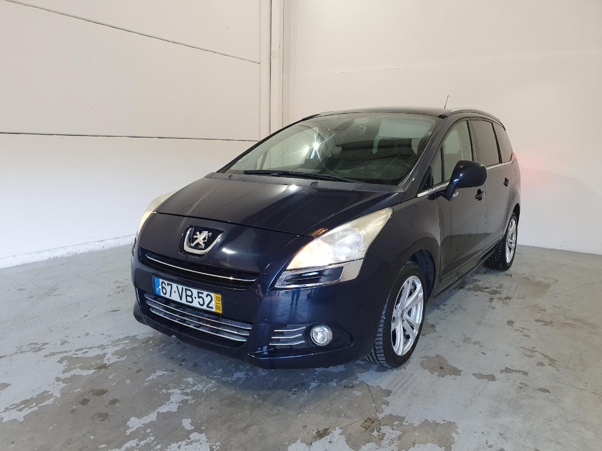 Peugeot 5008 1.6HDI · Ano 2010 — imagen 1
