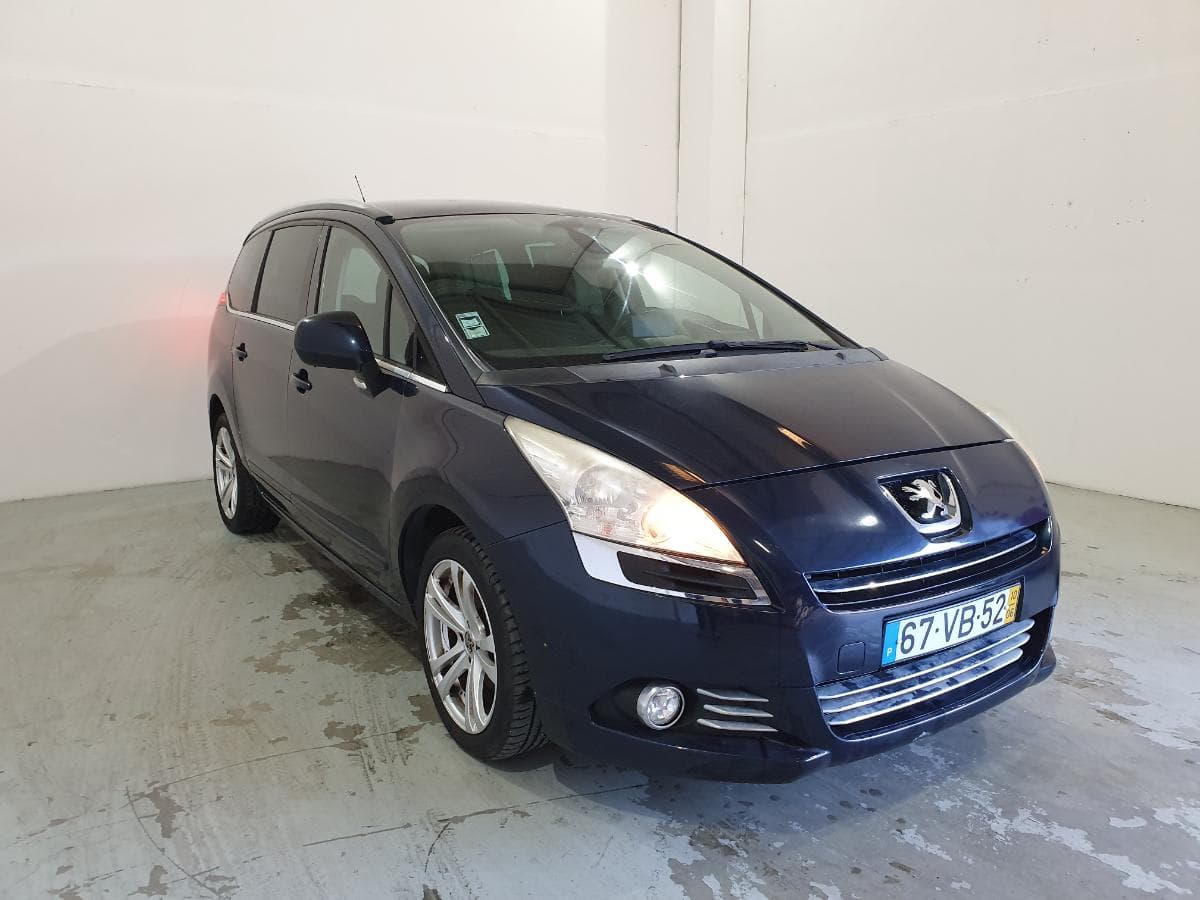 Peugeot 5008 1.6HDI · Ano 2010 — imagen 3