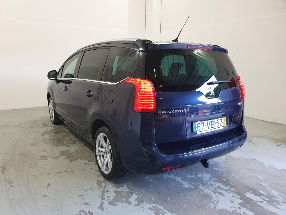Peugeot 5008 1.6HDI · Ano 2010 — imagen 4