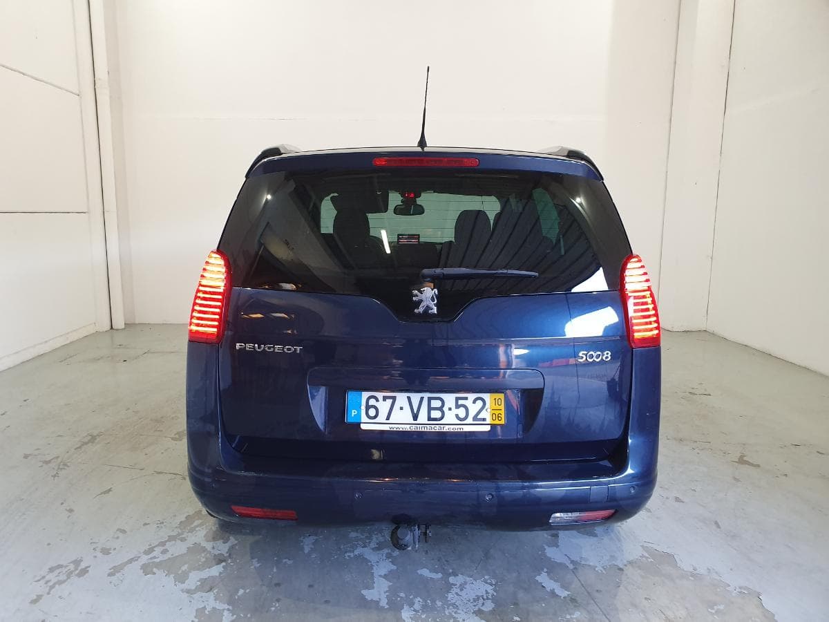 Peugeot 5008 1.6HDI · Ano 2010 — imagen 5