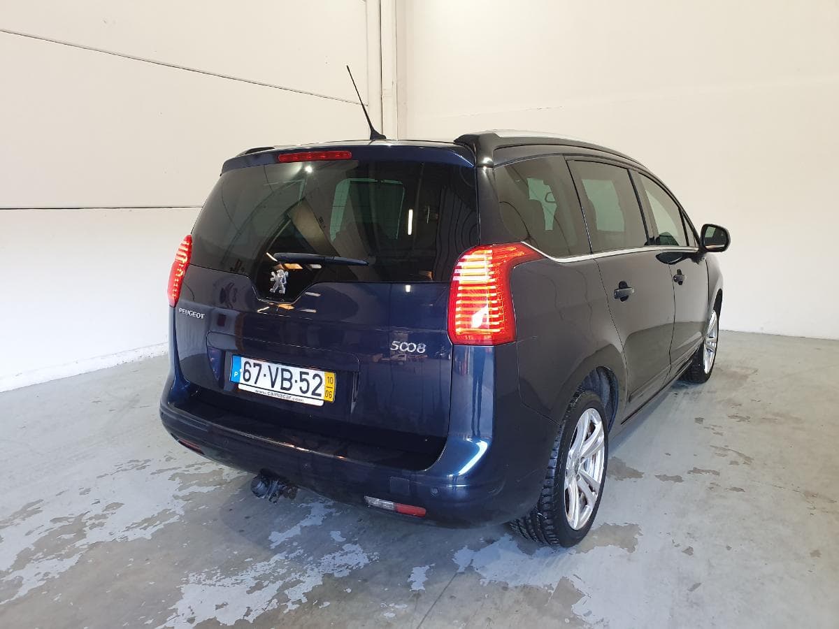 Peugeot 5008 1.6HDI · Ano 2010 — imagen 6