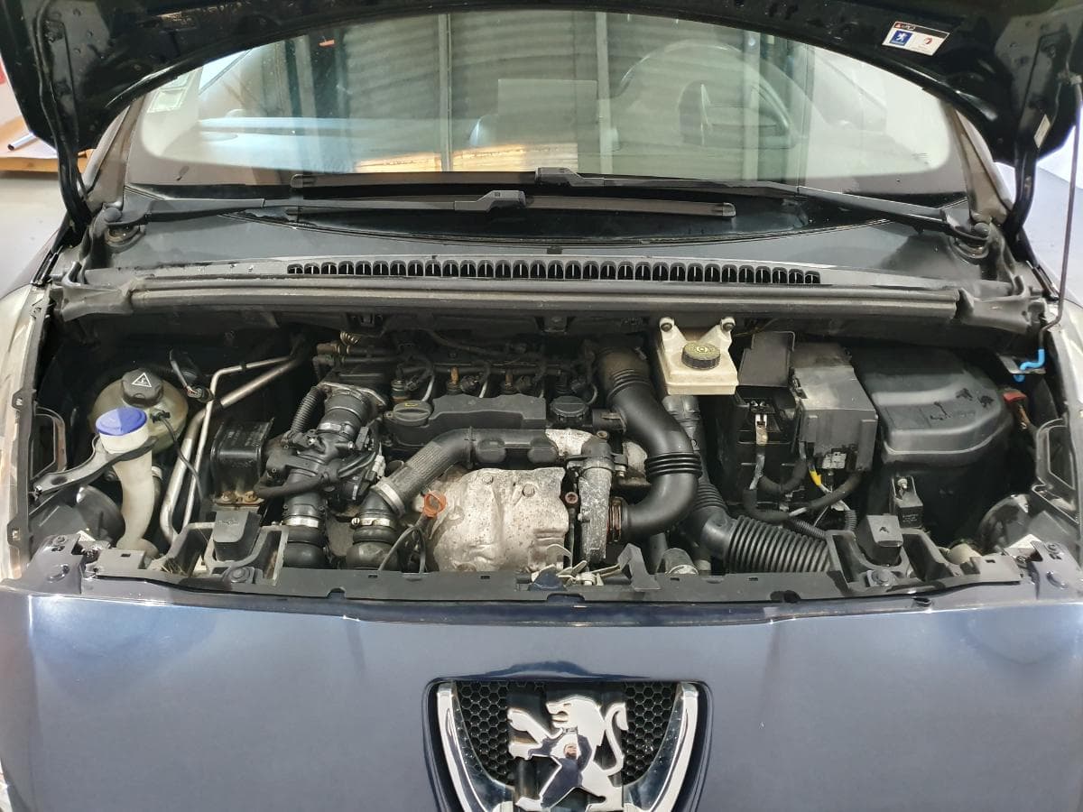 Peugeot 5008 1.6HDI · Ano 2010 — imagen 17