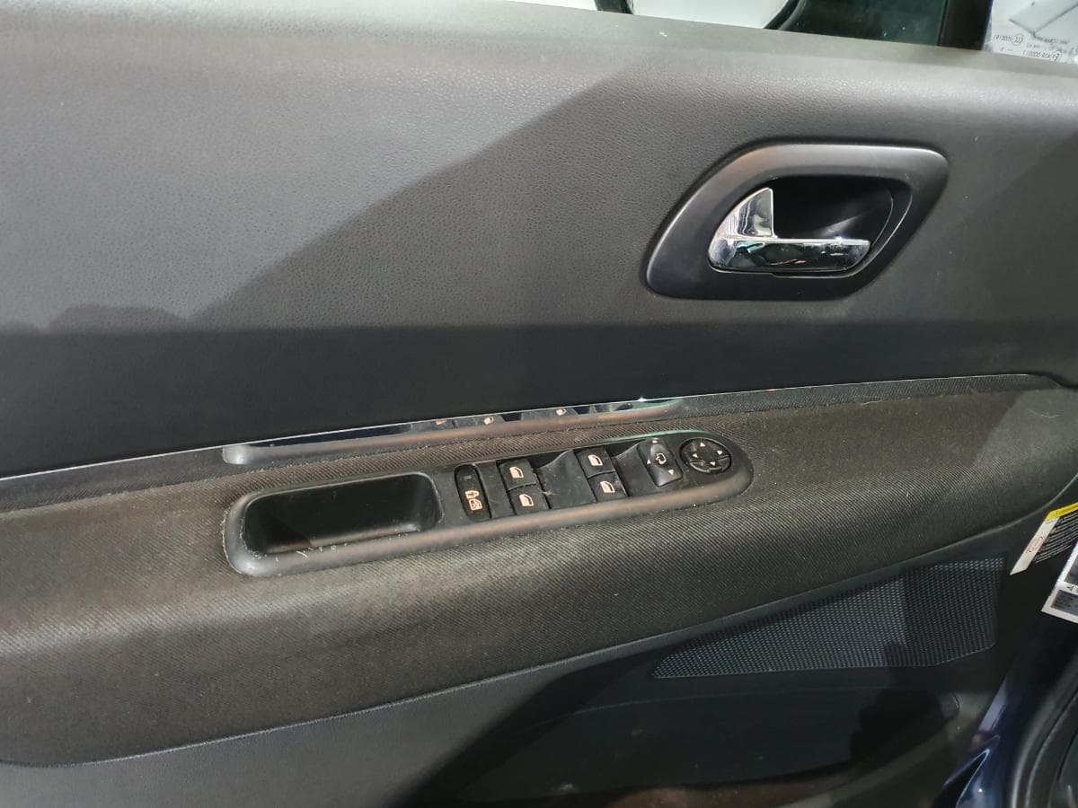 Peugeot 5008 1.6HDI · Ano 2010 — imagen 20