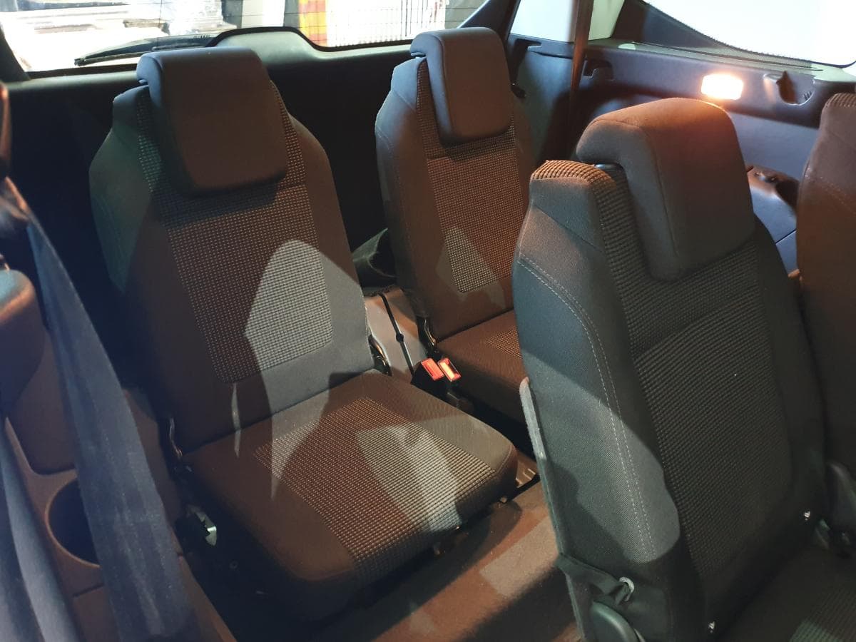 Peugeot 5008 1.6HDI · Ano 2010 — imagen 24