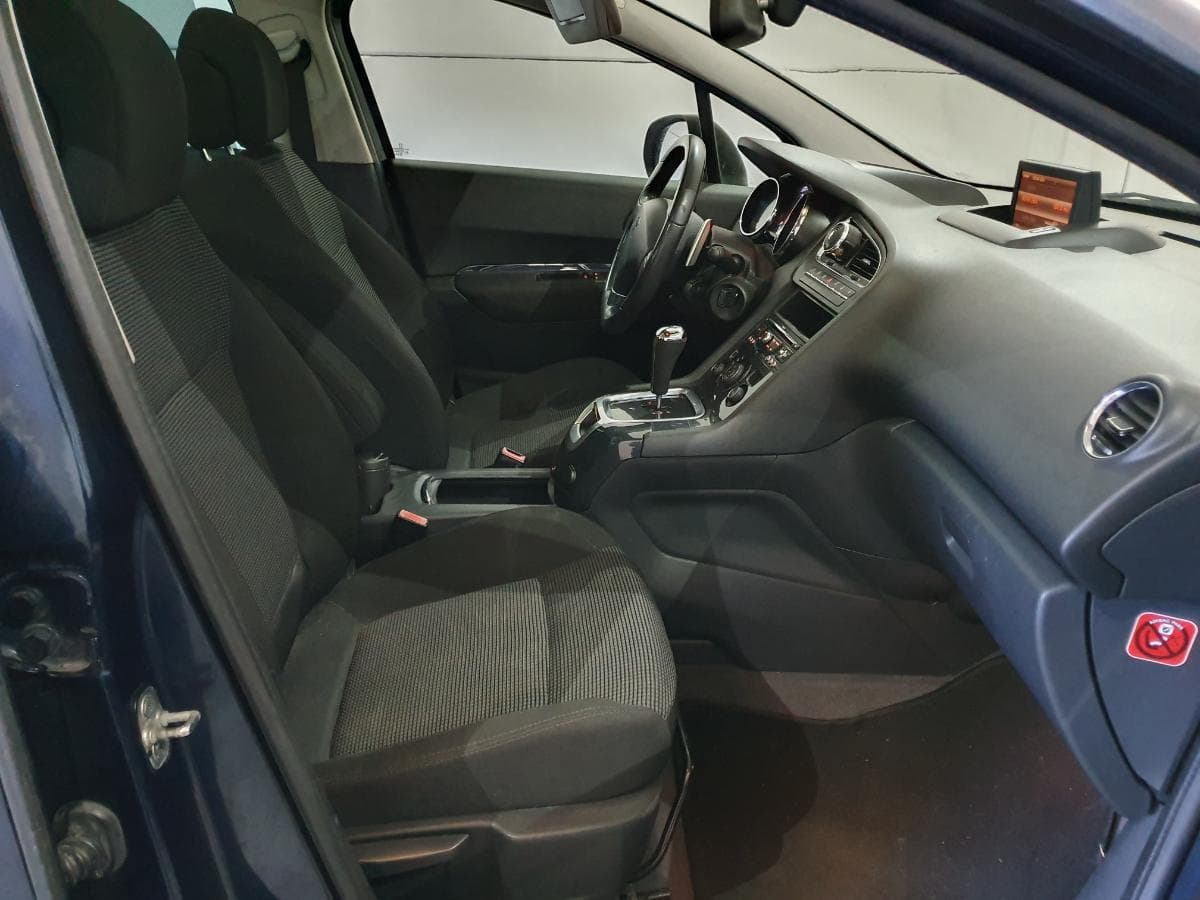Peugeot 5008 1.6HDI · Ano 2010 — imagen 28