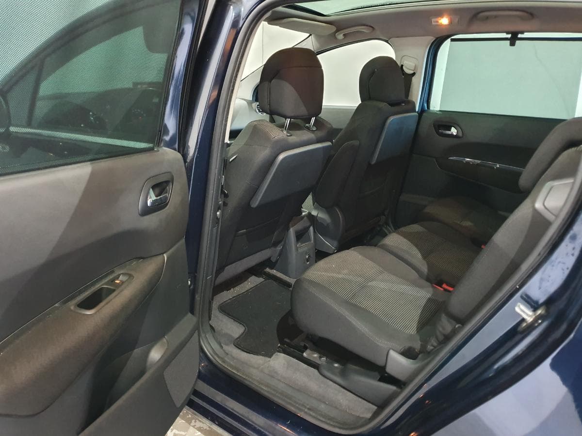 Peugeot 5008 1.6HDI · Ano 2010 — imagen 30