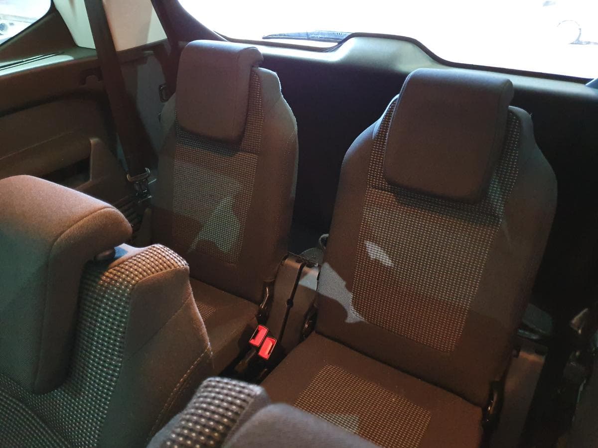 Peugeot 5008 1.6HDI · Ano 2010 — imagen 33