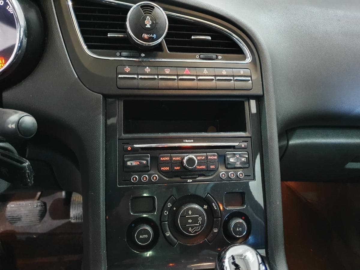 Peugeot 5008 1.6HDI · Ano 2010 — imagen 41