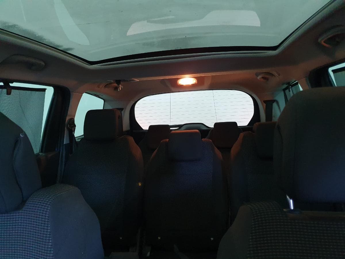Peugeot 5008 1.6HDI · Ano 2010 — imagen 45