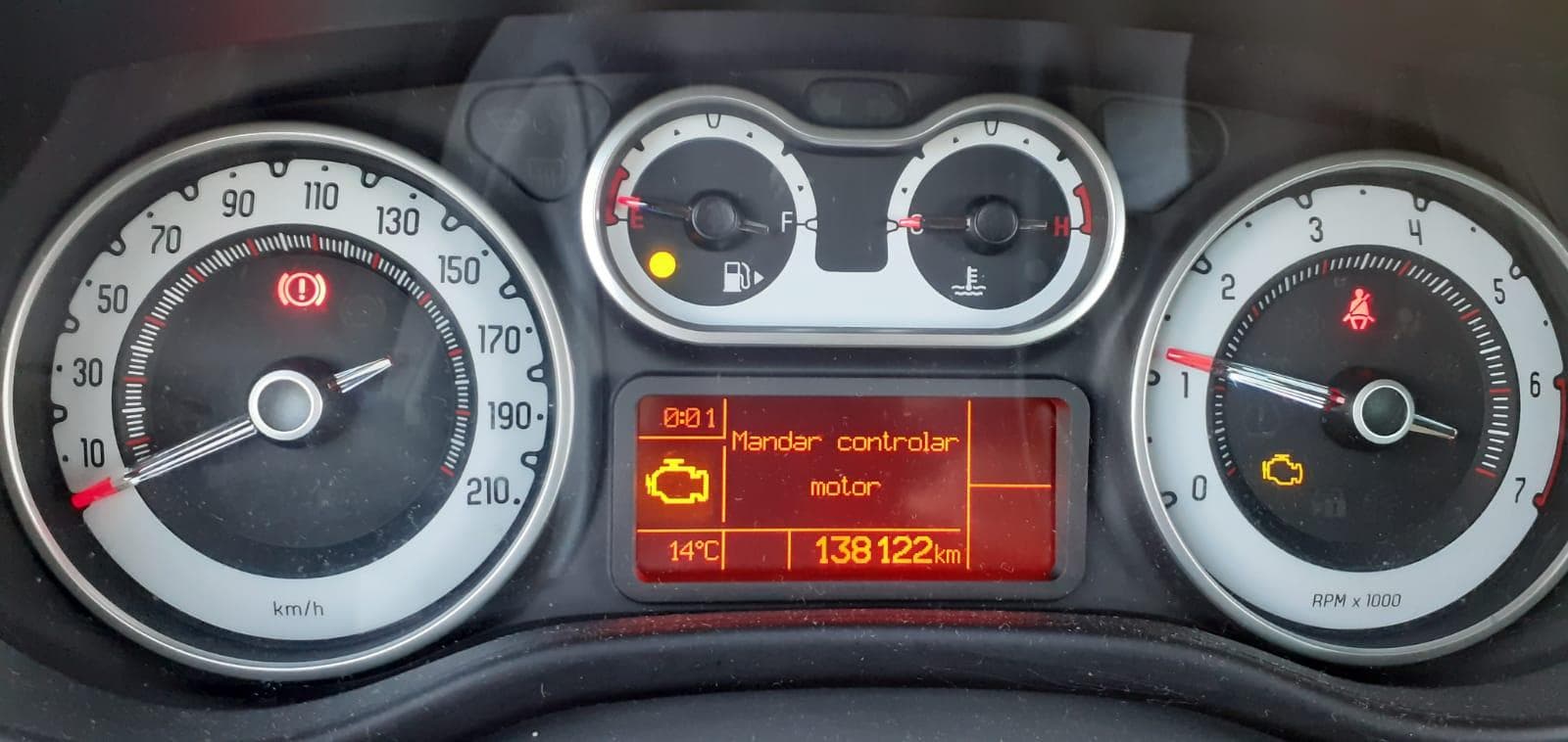 Fiat 500L · Ano 2013 — image 18
