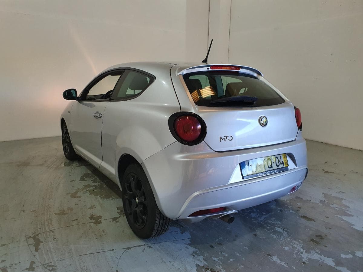 Alfa-Romeo Mito 1.3Multijet · Ano 2010 — image 4