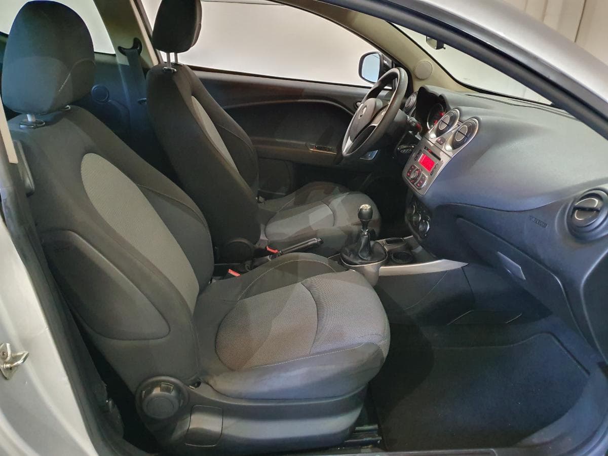 Alfa-Romeo Mito 1.3Multijet · Ano 2010 — image 23