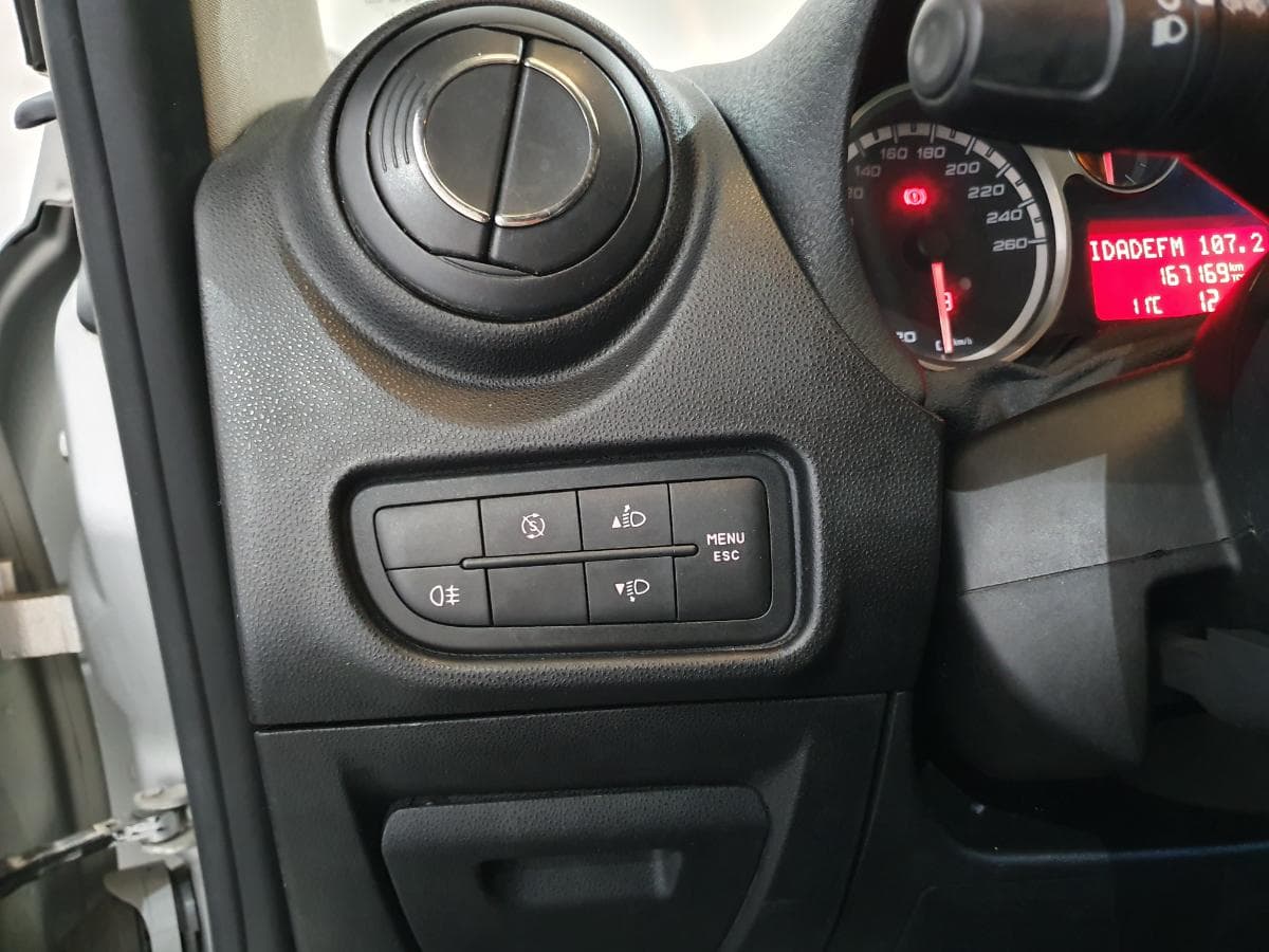 Alfa-Romeo Mito 1.3Multijet · Ano 2010 — image 37