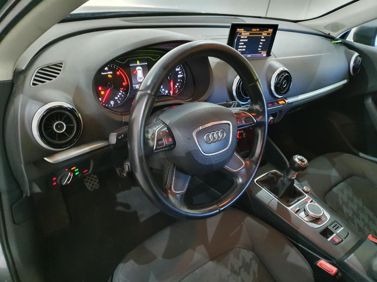 Audi A3 1.6TDI · Ano 2013 — imagen 35