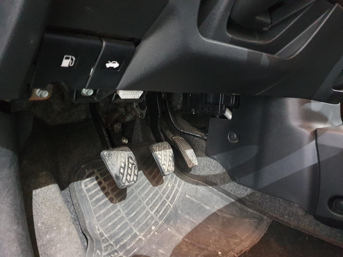 Nissan Note 1.5DCI · Ano 2015 — imagem 30