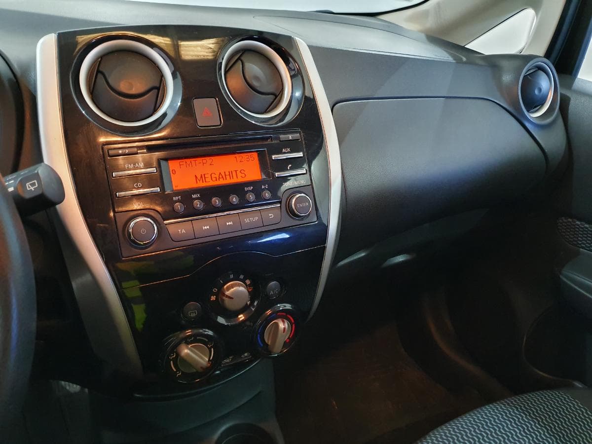 Nissan Note 1.5DCI · Ano 2015 — imagem 31