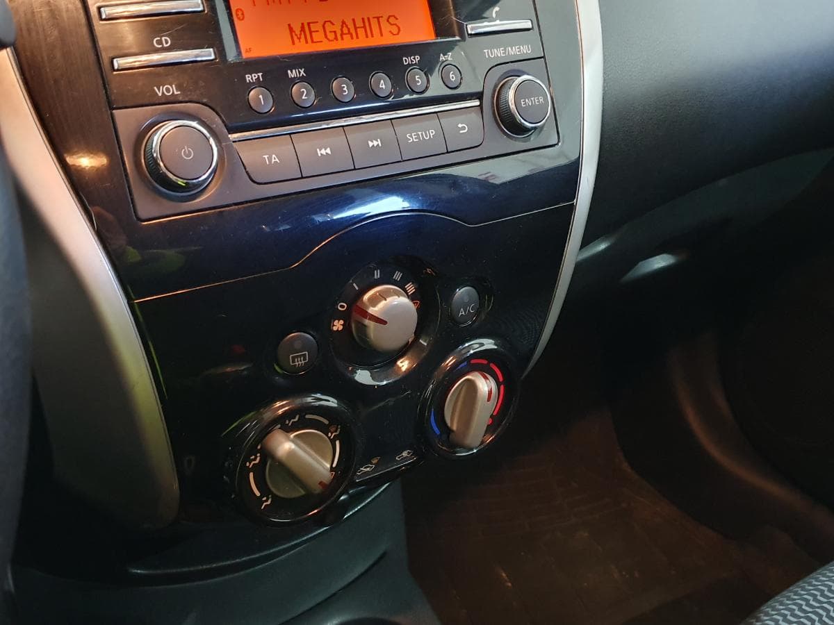Nissan Note 1.5DCI · Ano 2015 — imagem 32