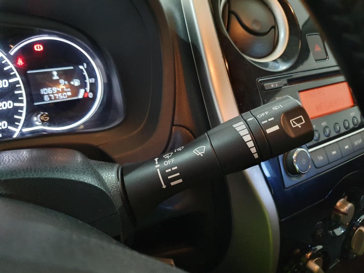 Nissan Note 1.5DCI · Ano 2015 — imagem 36