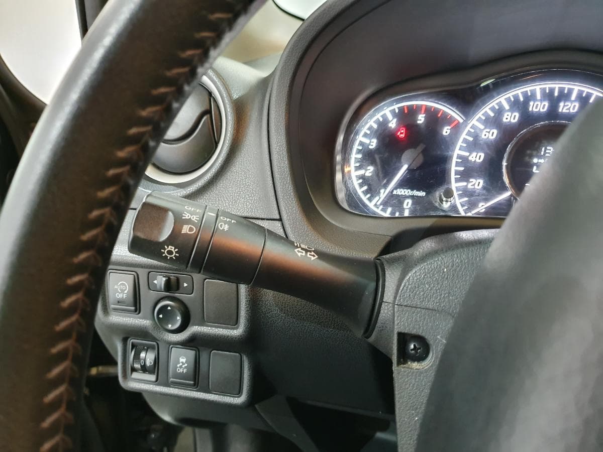 Nissan Note 1.5DCI · Ano 2015 — imagem 37
