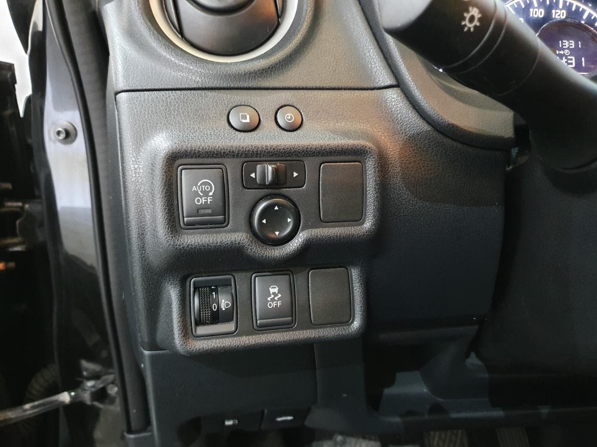Nissan Note 1.5DCI · Ano 2015 — imagem 38