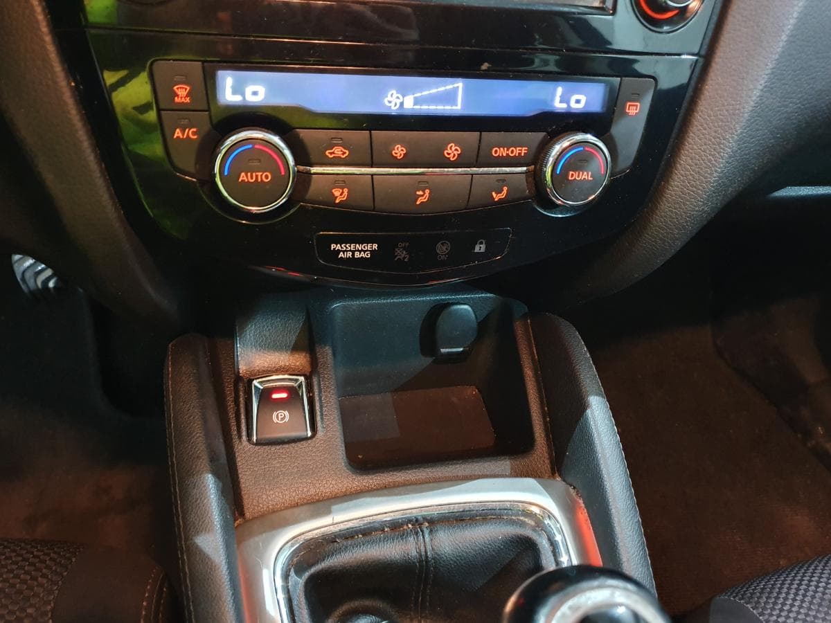 Nissan Qashqai 1.6DCI · Ano 2015 — image 36