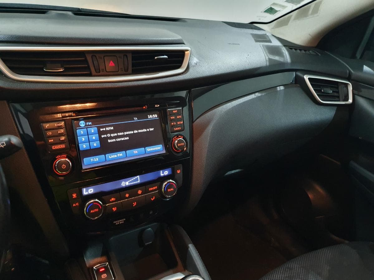 Nissan Qashqai 1.6DCI · Ano 2015 — image 38