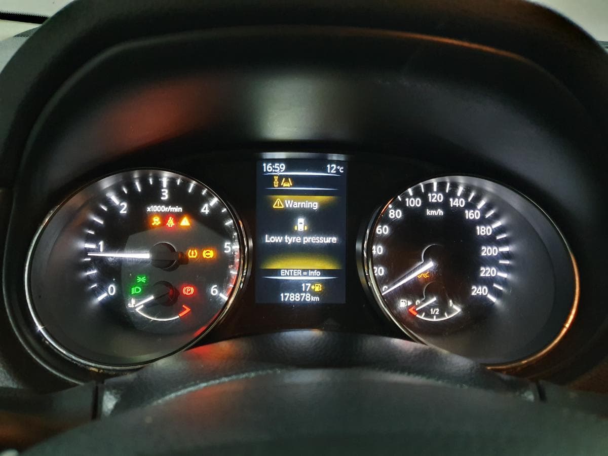 Nissan Qashqai 1.6DCI · Ano 2015 — image 42