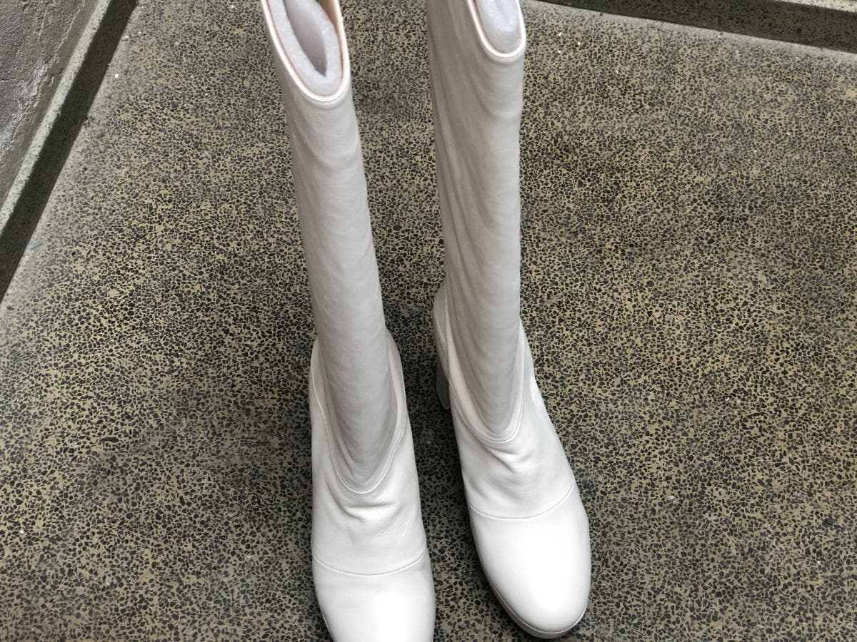 Boots — image 2