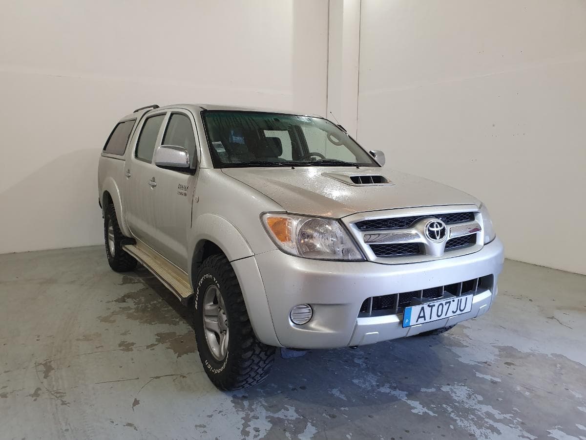 Toyota Hilux 3.0 D-4D · Ano 2007 — imagem 1