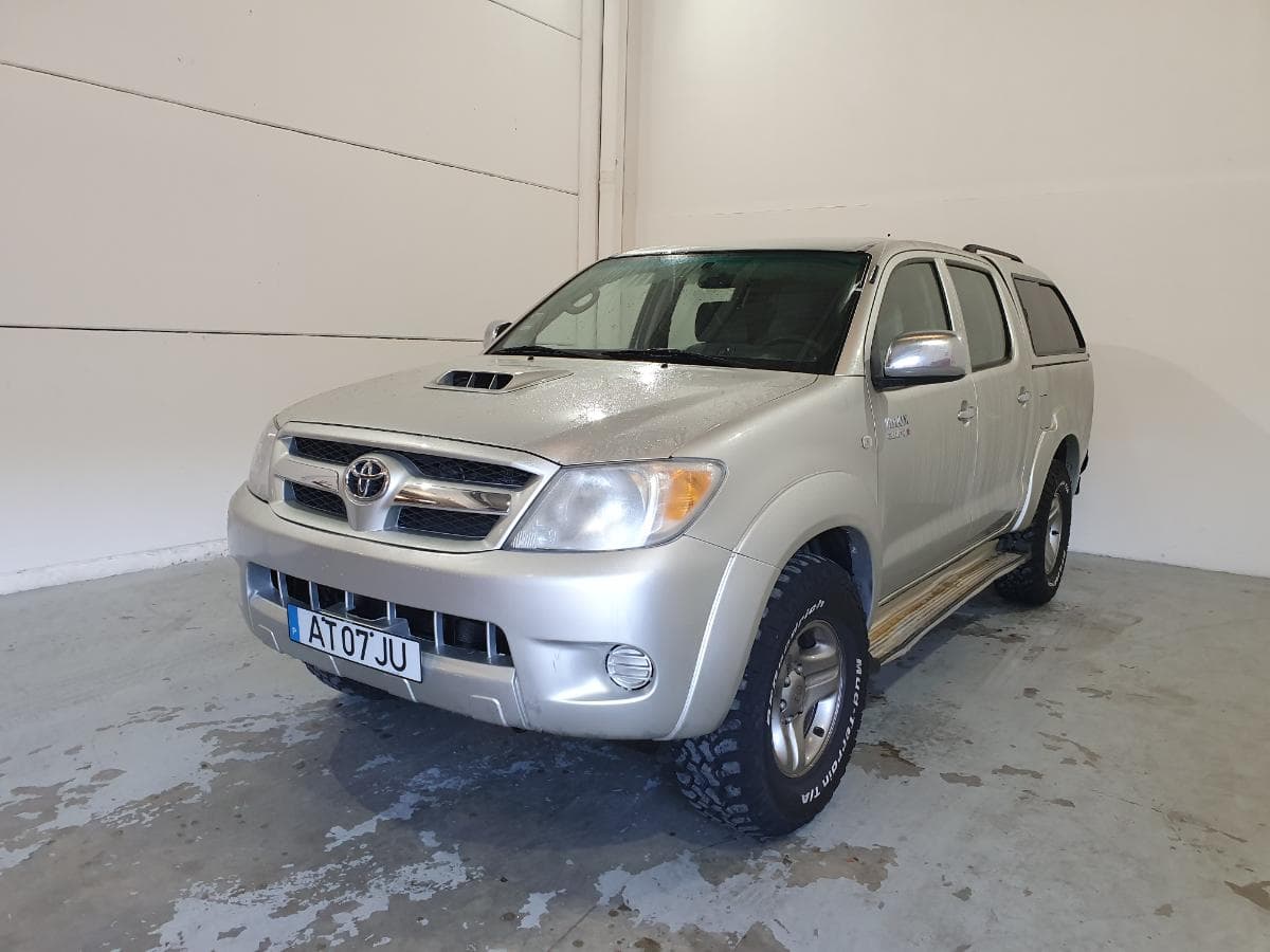 Toyota Hilux 3.0 D-4D · Ano 2007 — imagem 2