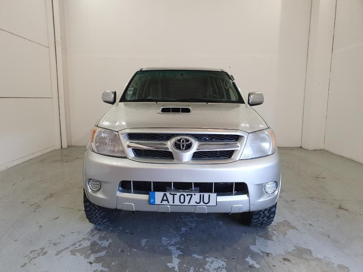 Toyota Hilux 3.0 D-4D · Ano 2007 — imagem 3