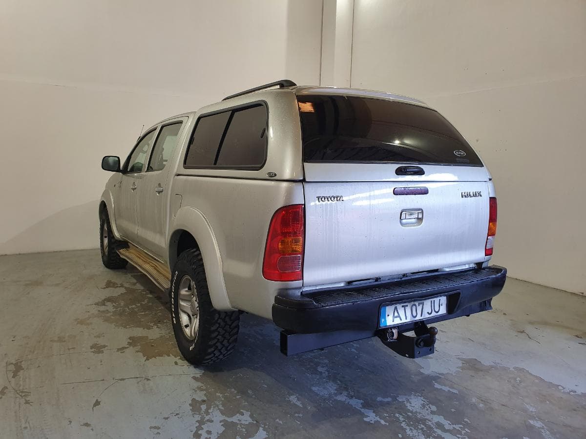 Toyota Hilux 3.0 D-4D · Ano 2007 — imagem 9