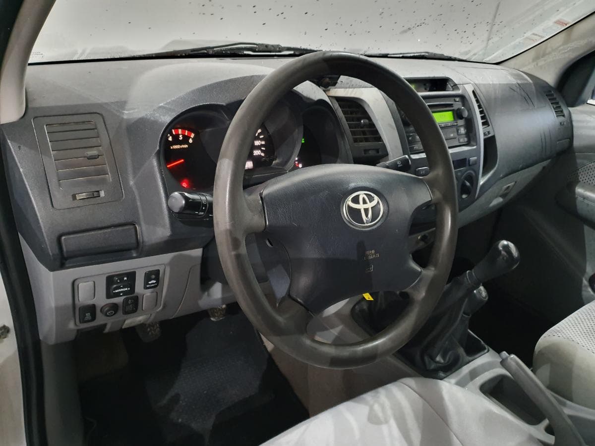 Toyota Hilux 3.0 D-4D · Ano 2007 — imagem 27