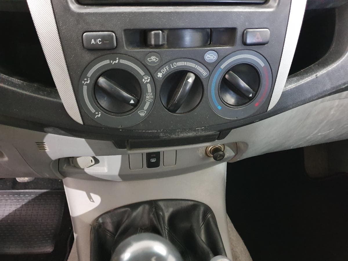Toyota Hilux 3.0 D-4D · Ano 2007 — imagem 28